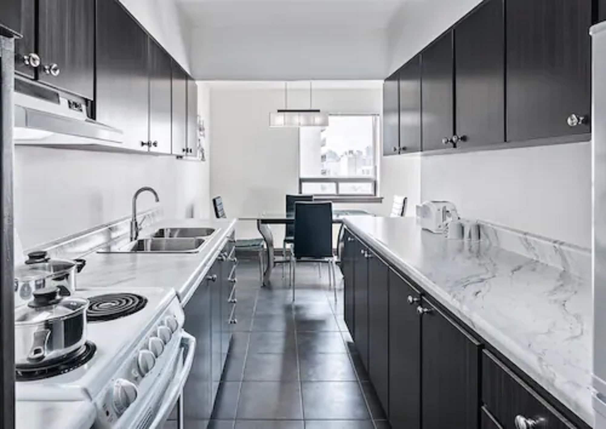 Ottawa Embassy Hotel & Suites Ngoại thất bức ảnh