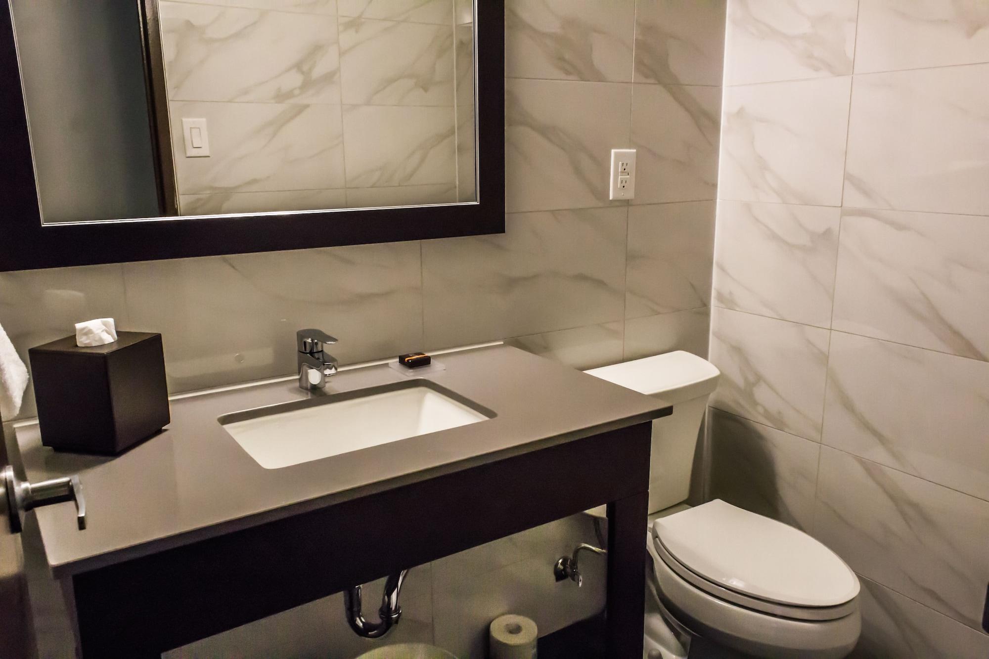 Ottawa Embassy Hotel & Suites Ngoại thất bức ảnh