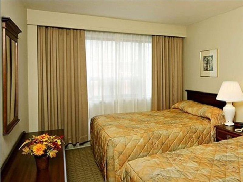 Ottawa Embassy Hotel & Suites Ngoại thất bức ảnh